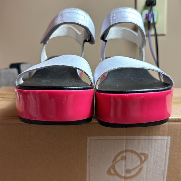 NWOT • Sorel • Cameron™ Flatform Sandal • 🖤🩷🤍 White/Punch Pink 🤍🩷🖤 • 8.5 - Picture 4 of 15